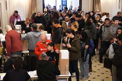 Caos para votar en las escuelas porteñas
