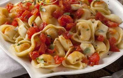 Capeletis de brócoli y parmesano,