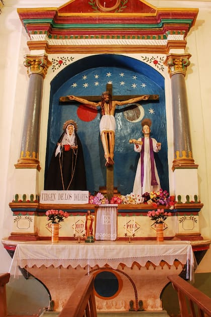 Nuestra Señora del Rosario de Coyahuayma, sola en medio de la Puna jujeña.
