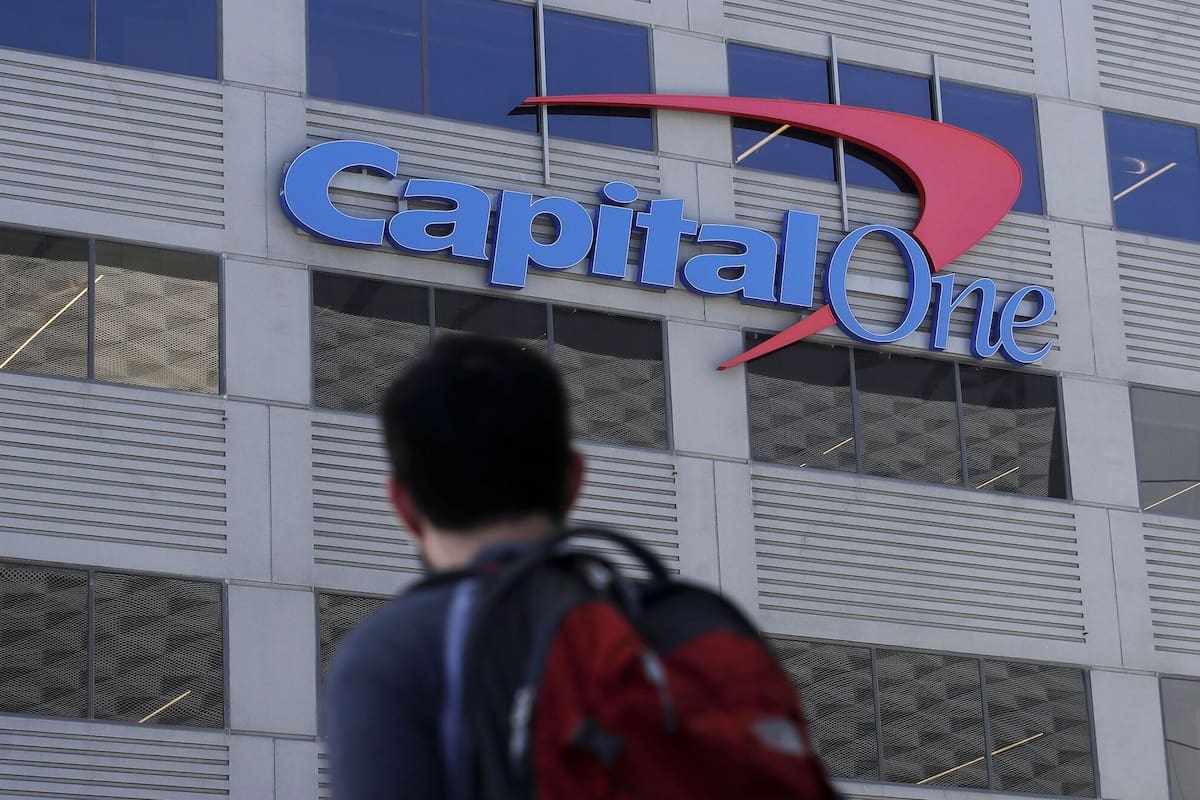 Capital One enfrenta una dura demanda de parte de la CFPB (AP Foto/Jeff Chiu, Archivo)