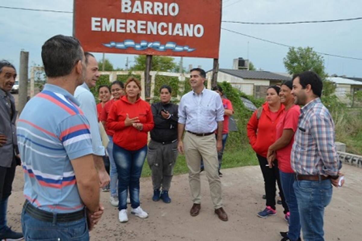Capitanich, visitando el barrio de Emerenciano Sena