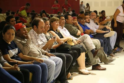 Capitanich y Emerenciano Sena, en la presentación de un documental sobre el piquetero en 2016