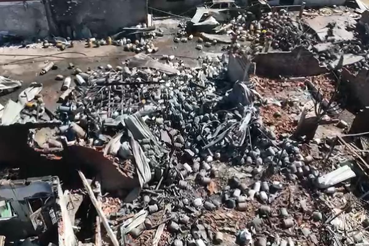 Captura aérea del depósito de garrafas tras el incendio