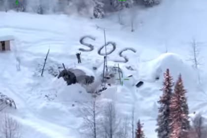 Captura de pantalla del video grabado por las fuerzas de rescate de Alaska