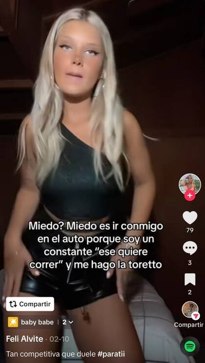 Captura de un video que subió a TikTok Felicitas Alvite en el que se jactaba de manejar a alta velocidad
