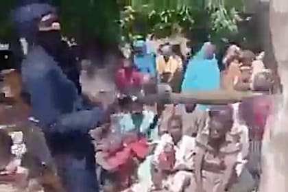 Captura de video del asalto a la escuela en Nigeria