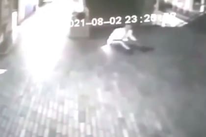 Captura de video del supuesto ataque paranormal, en Armenia, Colombia