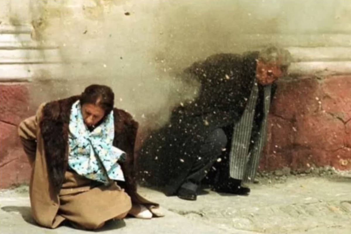 Nicolae Ceausescu y su esposa Elena fueron fusilados el 25 de diciembre de 1989