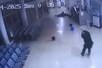 Captura del video dl ataque en el hospital municipal de José C. Paz