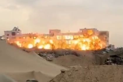 Captura del video que muestra como explotó el Parlamento de Hamas