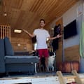 Franc Molinos, vive en un camión hace siete años: “No pago alquiler, no pago luz y apenas gasto en agua”