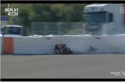 Captura. Marc Márquez y su caída en la curva 7 del GP de España