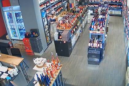 (Captura video cámara de seguridad)