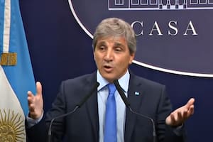Caputo anunció la eliminación de una medida que exigía la tramitación del CIBU para ingresar equipamiento y maquinaria usada