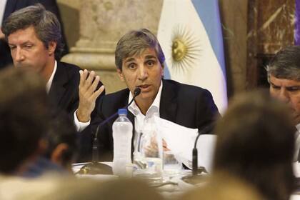 Caputo intentó esquivar el clima de polémica que propuso el kirchnerismo a través de sus legisladores