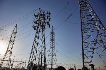 Caputo ofrecerá bonos por el equivalente a $600.000 millones a las empresas generadoras y productoras de gas, por las facturas impagas de diciembre y enero