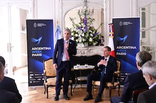 Venta de pasaportes argentinos por inversiones, una jugada riesgosa