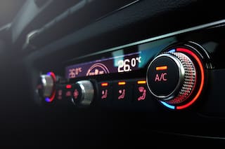 El sencillo truco de un experto para eliminar el olor a humedad del aire acondicionado del auto