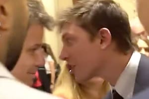 Cara a cara. Santiago Caputo increpó a Manes en los pasillos del Congreso nacional