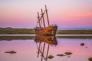 El misterioso barco que superó una tempestad y encalló para siempre en las Islas Malvinas