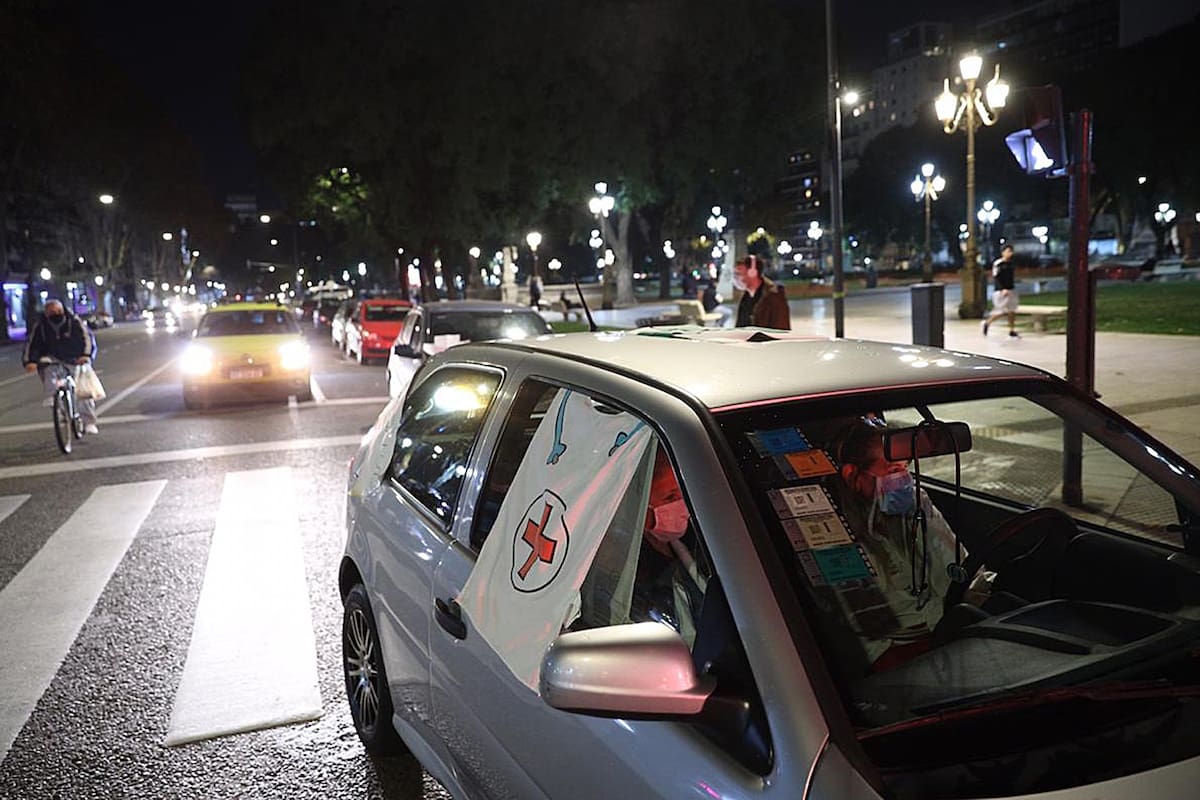 Caravana de los médicos hacia el Congreso
