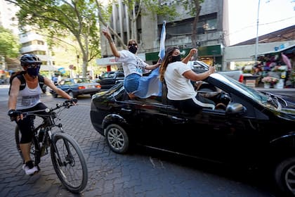 Caravana por el Día de la Lealtad en la capital mendocina