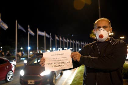 Caravana y protesta en Tigre solicitando apertura de la cuarentena