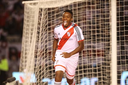Carbonero, de buen partido, marcó el único gol