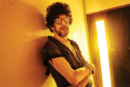 Carca, después de varios años junto a Babasónicos, retoma su carrera solista