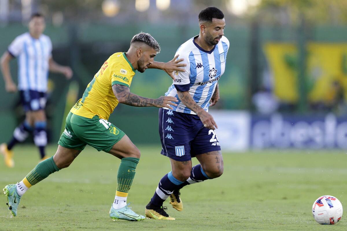 Cardona y la pelota: el foco de atracción del nuevo Racing