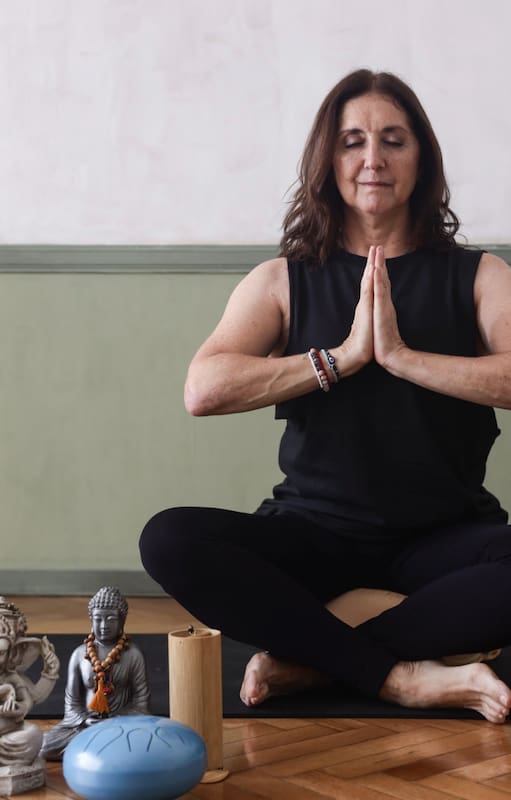 Cari Etchegaray y su hija Paz abrieron un local de pilates y yoga en micro centro. Cari dejó su profesión de comunicadora para reinventarse en el ámbito laboral y personal.