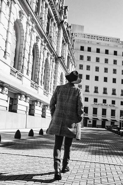 Carismático, con estilo y muy
educado, Benjamín Vicuña es un
referente para las marcas de moda
como Equus, que lo eligió como su
nueva imagen.