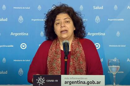 La ministra Carla Vizotti, enredada en confusas explicaciones por las "visitas vip" que se autorizaban mientras estaban prohibidas por decreto