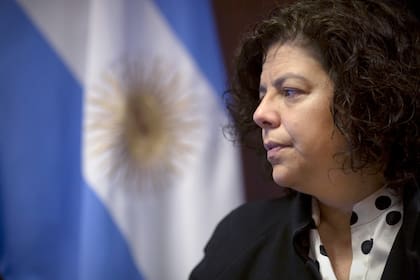 Carla Vizzotti advirtió que con China se está negociando "al igual que con todos los fabricantes"