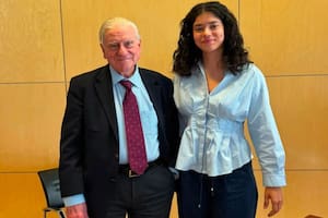 Tiene 18 años, se graduó con promedio perfecto y fue elegida para formarse en el instituto que otorga el Premio Nobel