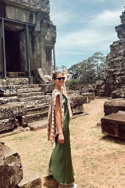 Carla durante su visita a Angkor, en Camboya. Su construcción data entre los siglos IX y XIII. Esta región fue declarada Patrimonio de la Humanidad por la UNESCO en 1992.