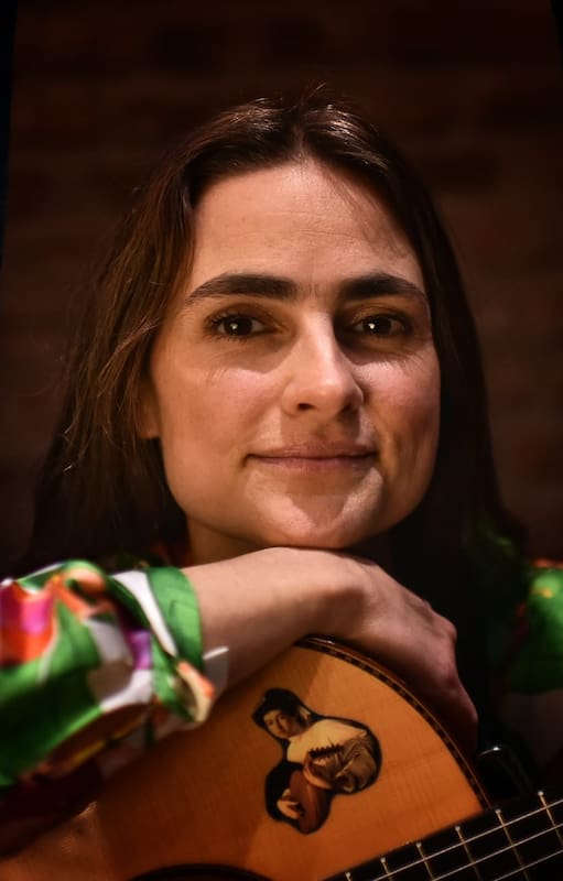 Carla Pantanali es alumna de la carrera de Folklore de la UNA, pero también se formó empíricamente junto a su madre
