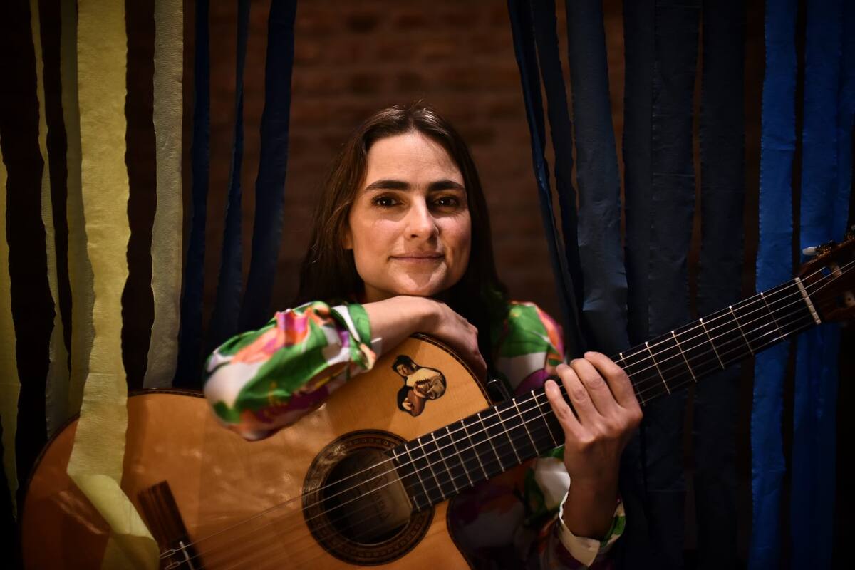 Carla Pantanali es alumna de la carrera de Folklore de la UNA, pero también se formó empíricamente junto a su madre