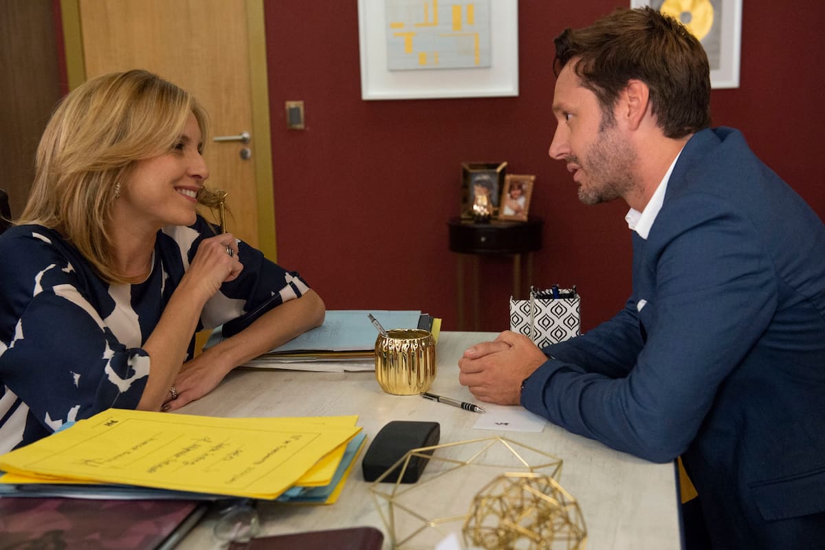 Carla Peterson y Benjamín Vicuña, en una escena de 100 días para enamorars