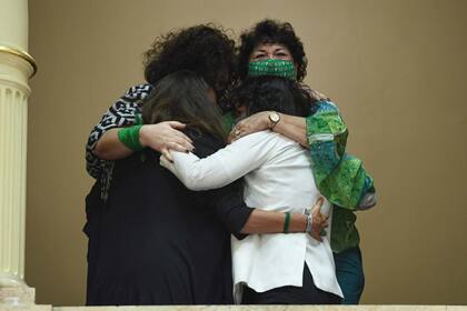 Funcionarias oficialistas celebraron la sanción