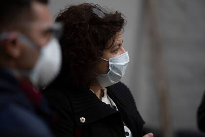 Carla Vizzotti en la parroquia de la villa 1 11 14