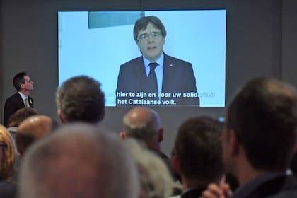 Carles Puigdemont en una transmisión en video