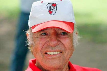 Carlos Menem, fanático de River y siempre atento a la Selección