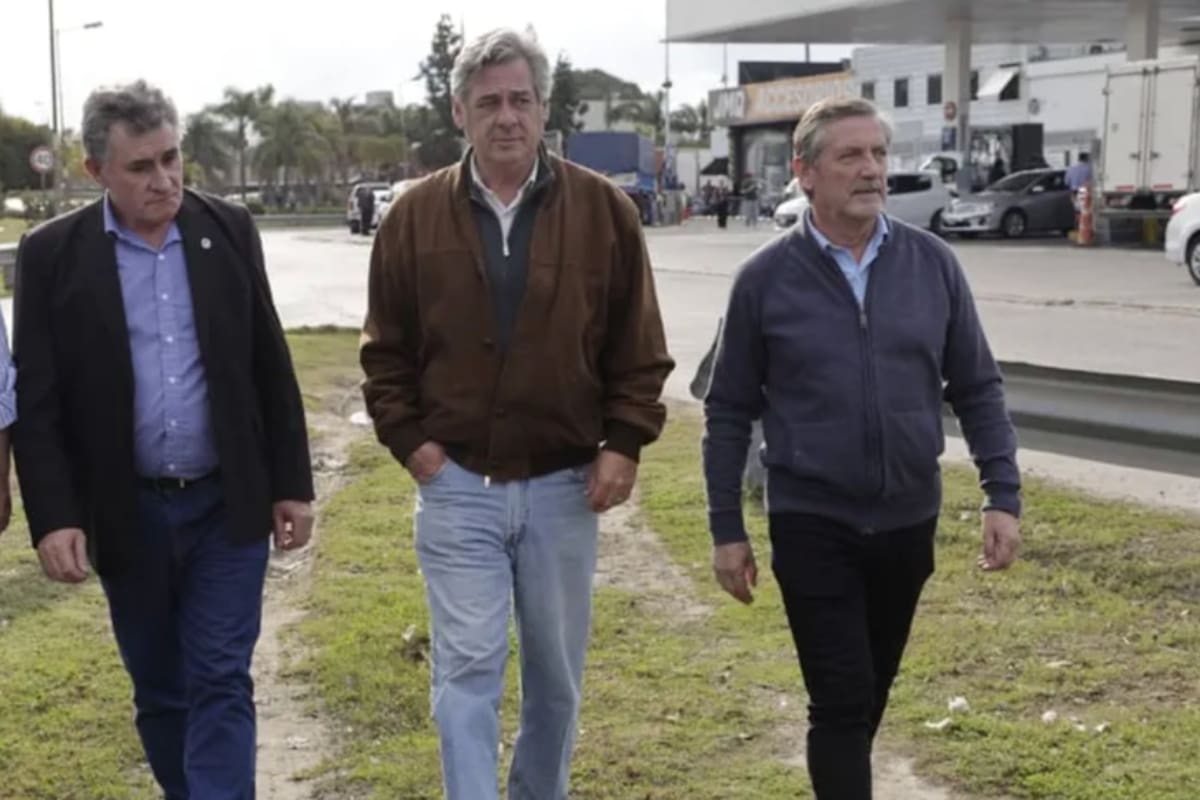 Carlos Achetoni (FAA), Nicolás Pino (SRA) y Elbio Laucirica (Coninagro)