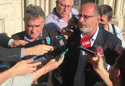 Carlos Achetoni, presidente de la Federación Agraria Argentina (FAA), y Jorge Chemes, presidente de Confederaciones Rurales Argentinas (CRA), tras la reunión con el secretario de Agricultura, Juan José Bahillo