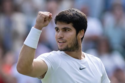 Carlos Alcaraz, el joven de 20 años que derrotó a Novak Djokovic en Wimbledon