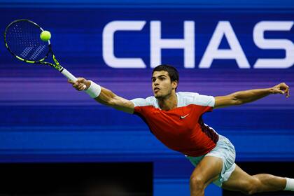Carlos Alcaraz venció a Jannik Skinner en cinco sets y jugará su primera semifinal de Grand Slam