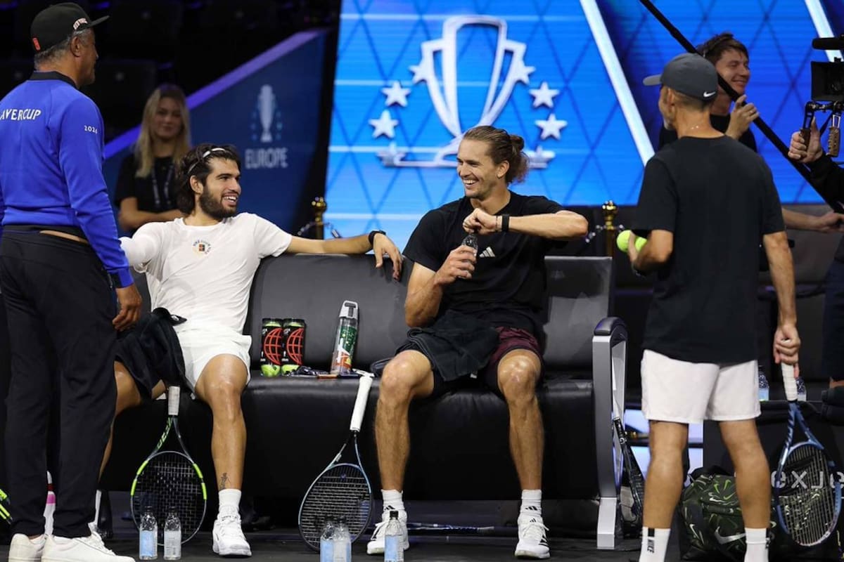 Carlos Alcaraz y Alexander Zverev divirtiéndose durante las horas previas al comienzo de la Laver Cup, en Londres
