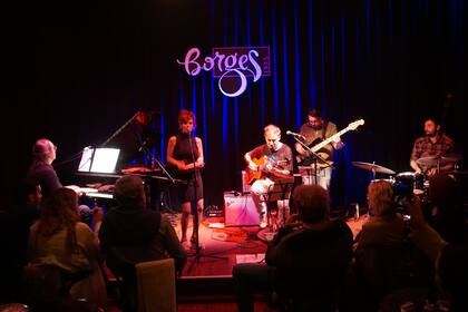 Carlos Arana en un show en CABA