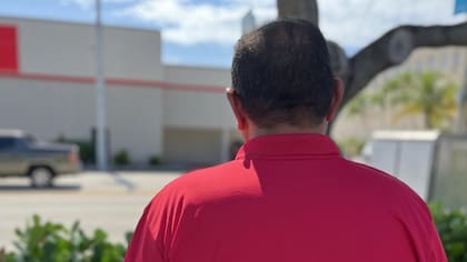 Carlos aún no ha decidido si se marchará de Florida